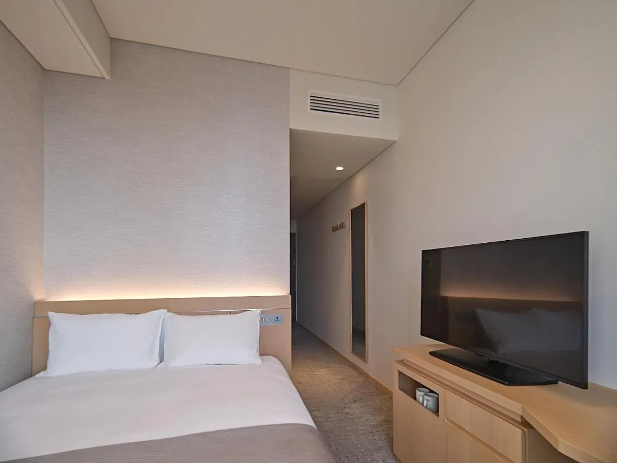 Roynet Hotel Seoul Mapo 4*,