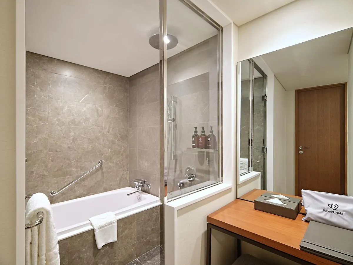 Roynet Hotel Seoul Mapo 4*,